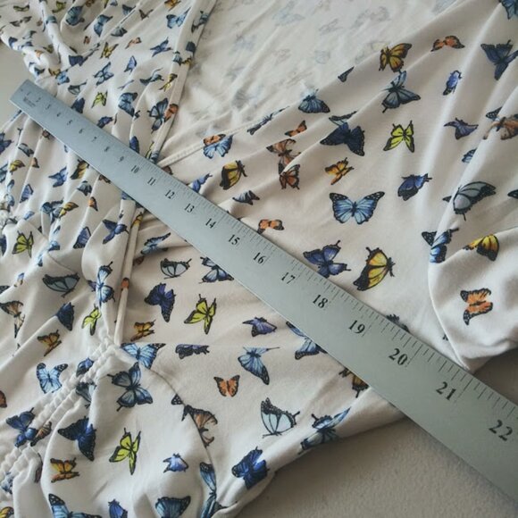 No Boundaries women's size XXXL (21) butterfly all over print blouse - Picture 8 of 15